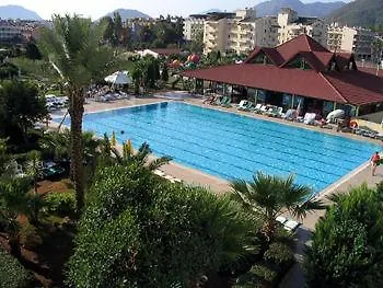 מלון Pineta Club מרמריס