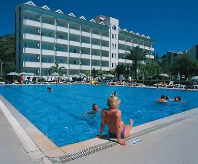 Pineta Club מלון