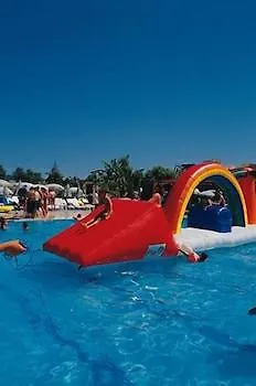 Otel Pineta Club 4*